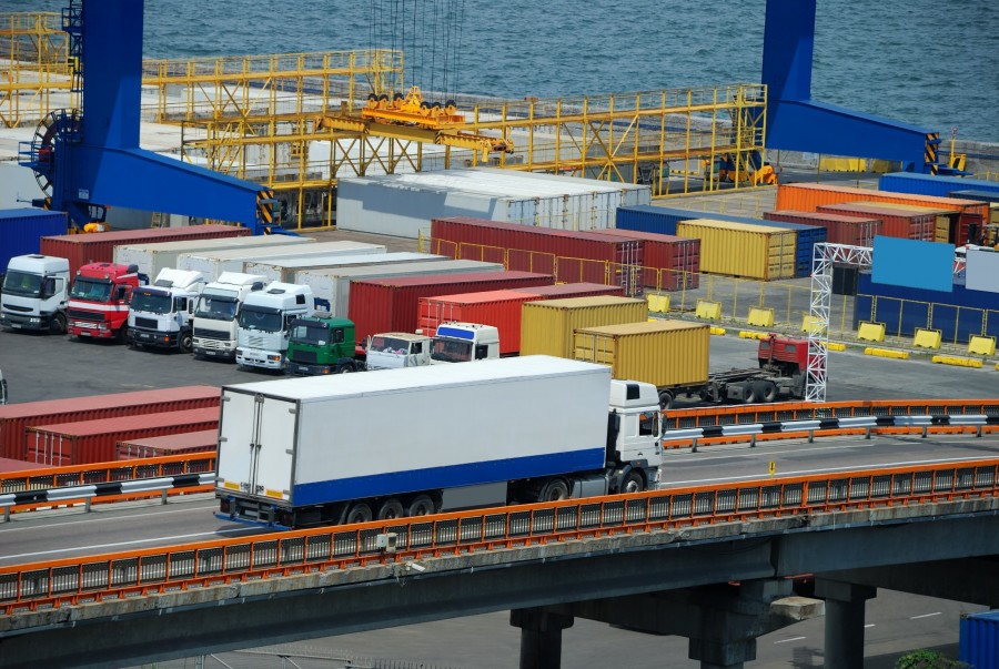 Quelles sont les réglementations à respecter pour le transport de marchandises ?